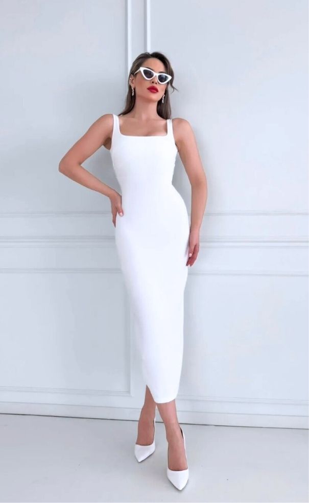Vestido Cuello Cuadrado Largo