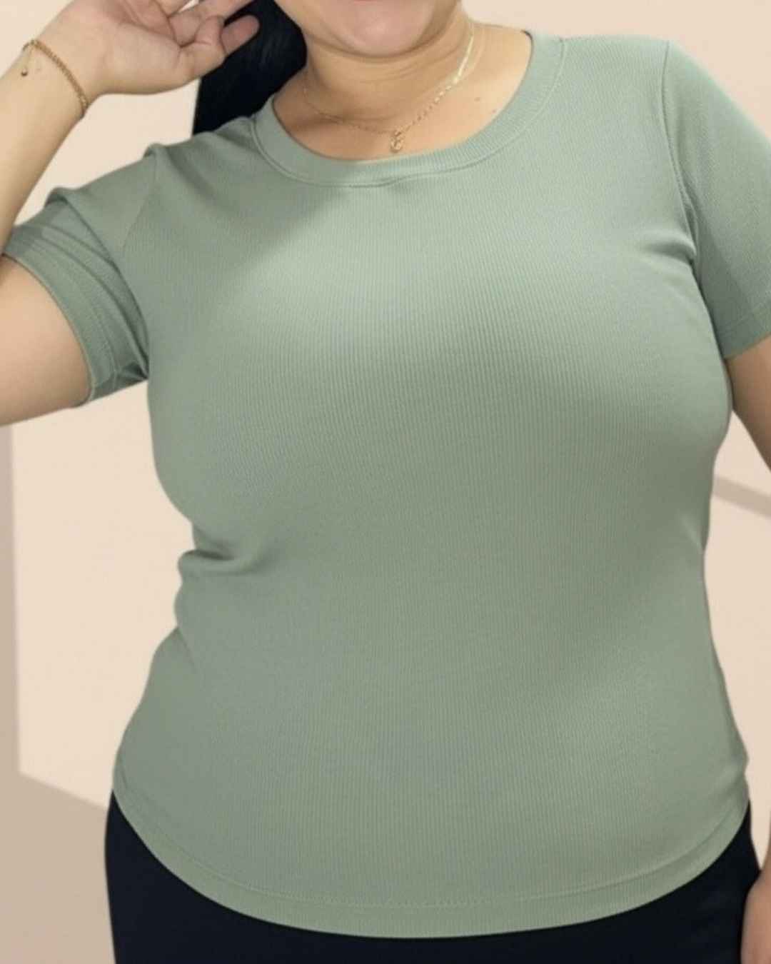 Blusa Rib Cuello Redondo Básica Plus