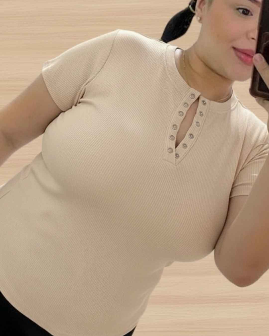 Blusa Rib Cuello Redondo Manga Corta Botones Plus